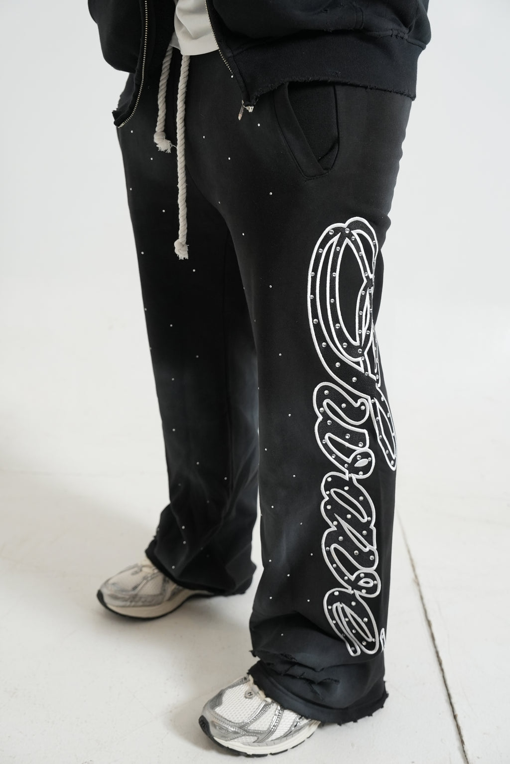 SWAVE Stone Sweats